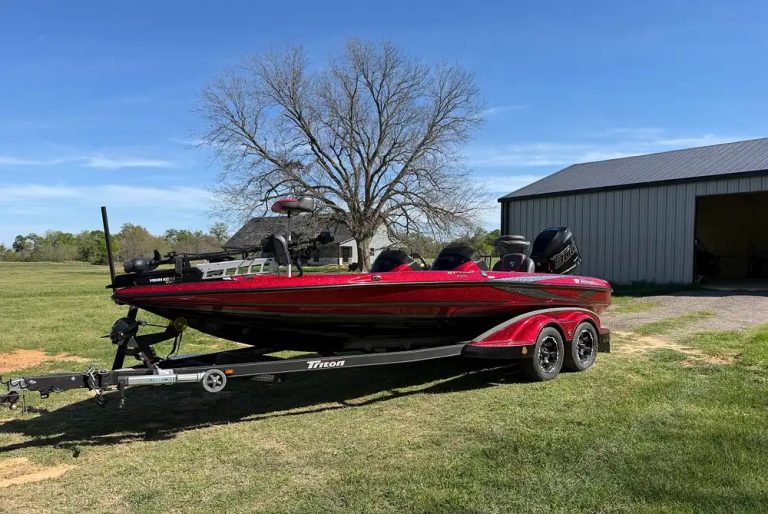 2017 Triton 21 TRX Patriot Elite - Mercury Racing 300 Engine! Garmin Livescope