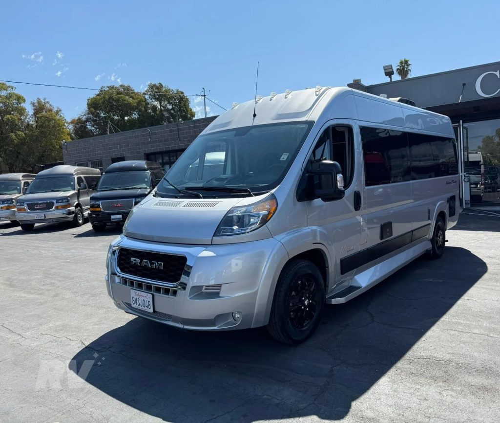 2020 Regency National Traveler Trek