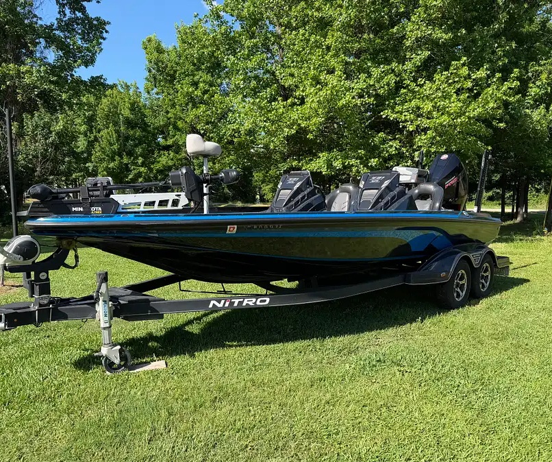 2023 Nitro Z21 XL Dual Console – Mercury Pro XS 250 – 2023 White River Marine