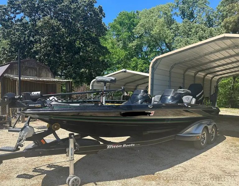 2017 Triton 21 TRX Elite, 250 HP Mercury outboard Engine and 2014 Marine Master Trailer