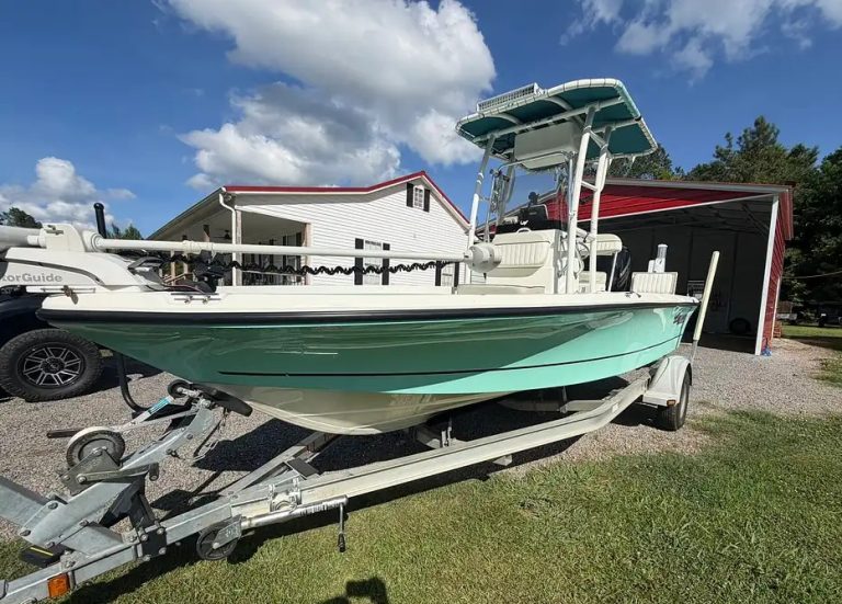 2017 Mako 19CPX Loaded with Premium Fishing Features, 2017 Mercury ME150XL4S 150 hp Engine & 2017 Ez Loader Trailer