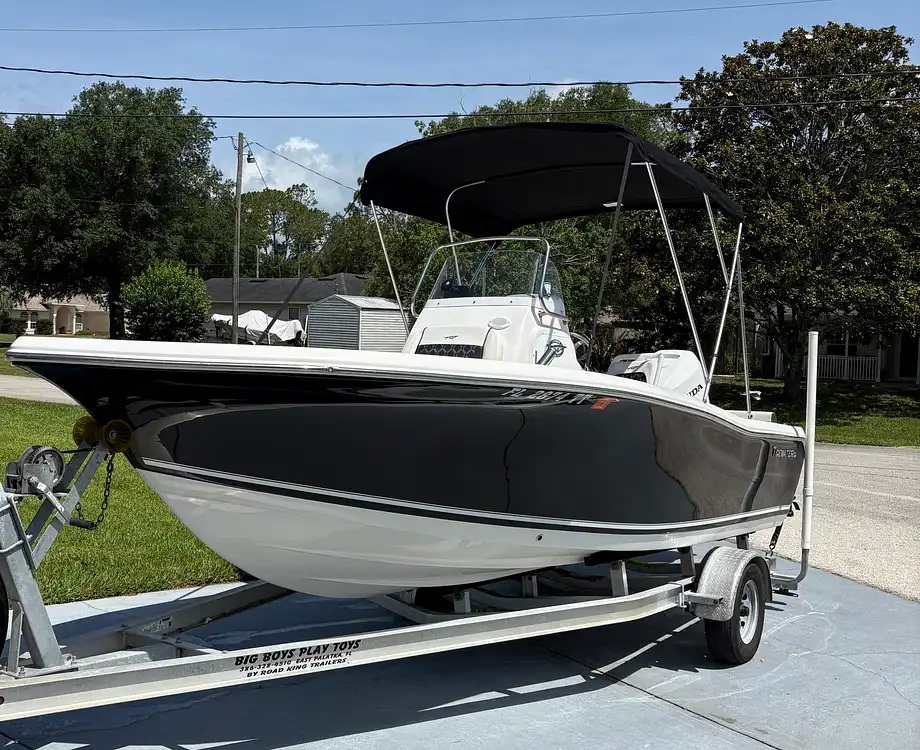 2023 Tidewater 198CC Adventure HONDA 140 Engine w/2023 Road King Trailer