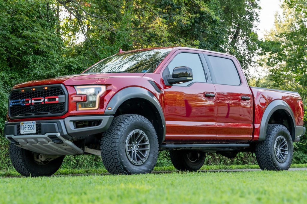 2019 Ford F-150 Raptor SuperCrew – High-Performance Off-Road Truck