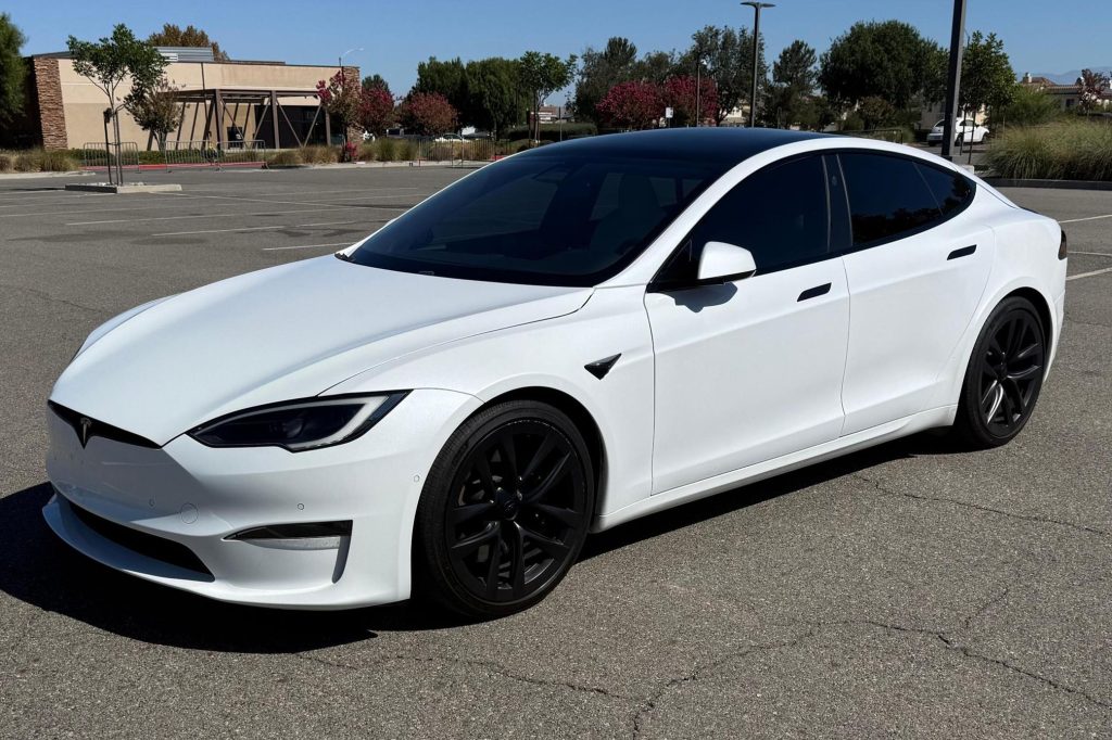 2022 Tesla Model S Plaid