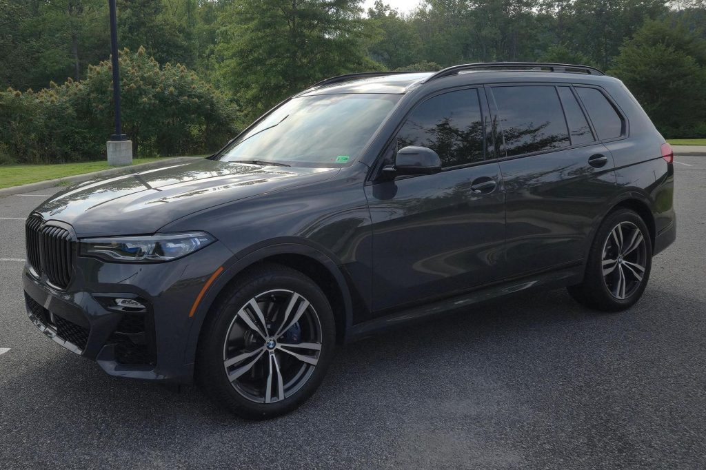 2022 BMW X7 M50i