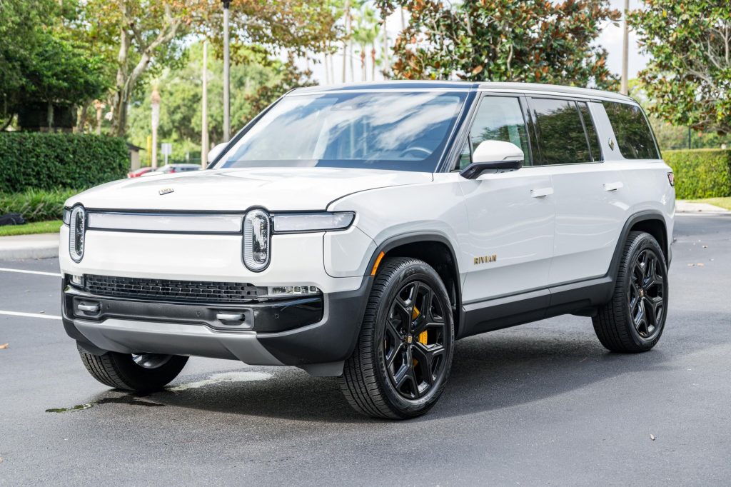 2024 Rivian R1S Adventure Edition