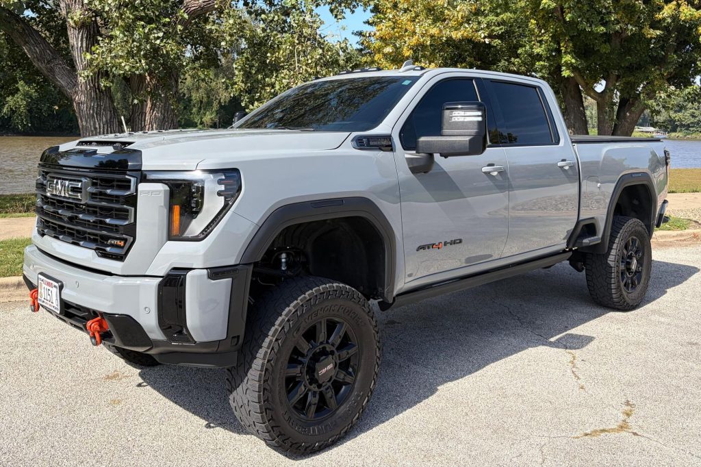 2025 GMC Sierra 2500HD AT4